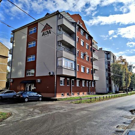 Apartman Espresso Sa Parkingom 스렘스카 미트로비차 외부 사진