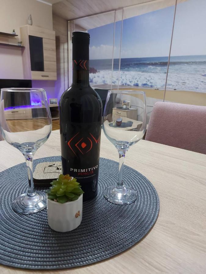 Apartman Espresso Sa Parkingom 스렘스카 미트로비차 외부 사진