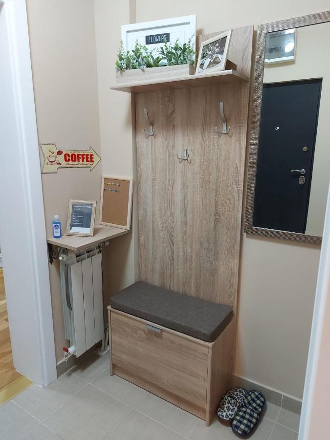 Apartman Espresso Sa Parkingom 스렘스카 미트로비차 외부 사진