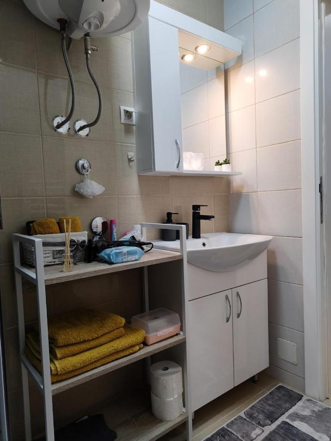 Apartman Espresso Sa Parkingom 스렘스카 미트로비차 외부 사진